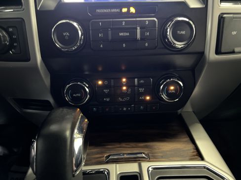 Used 2019 Ford F150 Lariat image 20