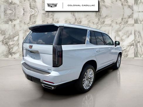 Used 2026 Cadillac Escalade Luxury w/ LPO, Floor Liner Package AWD/4WD image 4