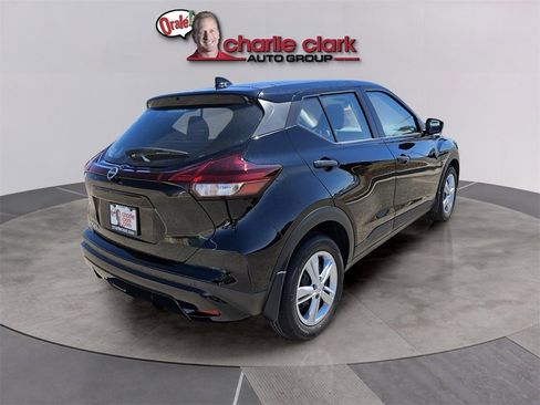 New 2025 Nissan Kicks Play S image 6