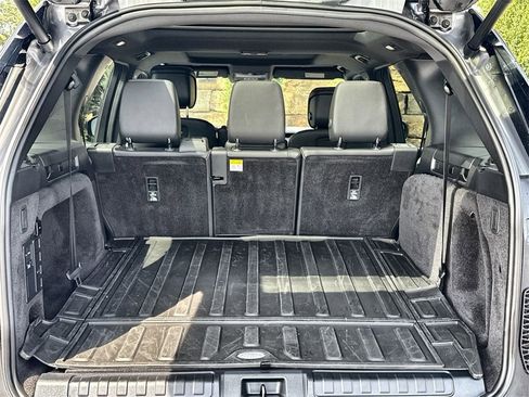 Certified 2025 Land Rover Discovery S image 18