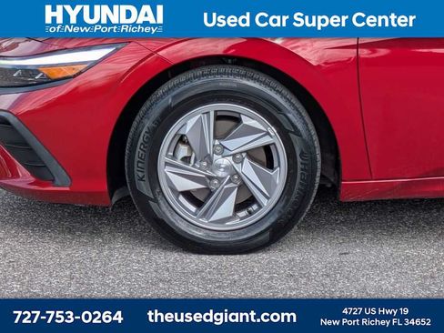 Used 2024 Hyundai Elantra SE FWD image 10