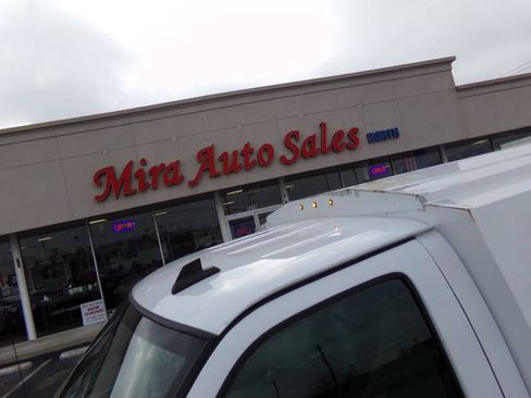 Used 2019 Chevrolet Express 3500 w/ Power Convenience Package image 24