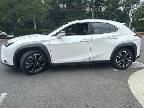 Used 2021 Lexus UX 250h w/ Premium Package AWD/4WD image 4