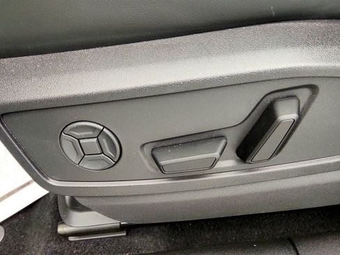 Used 2025 Audi Q5 Prestige AWD/4WD image 12