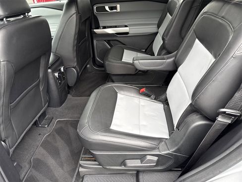 Used 2022 Ford Explorer XLT w/ Equipment Group 202A image 23