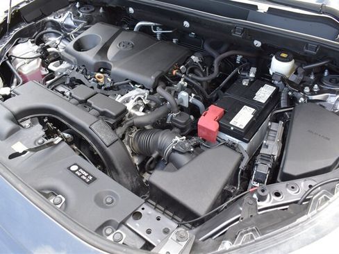 Used 2021 Toyota RAV4 LE AWD/4WD image 31