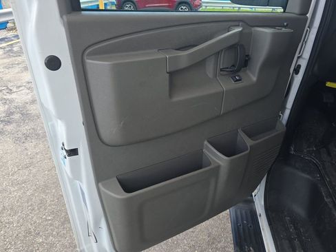 Used 2023 Chevrolet Express 3500 LT w/ LT Preferred Equipment Group RWD image 8