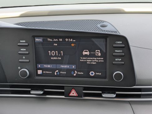 Certified 2025 Hyundai Elantra SE FWD image 32
