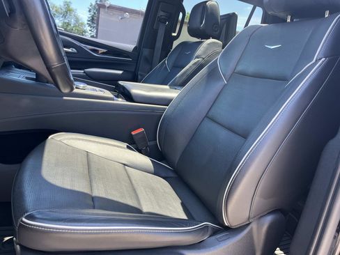 Used 2021 Cadillac Escalade Sport w/ Driver Assist Tech Package AWD/4WD image 28