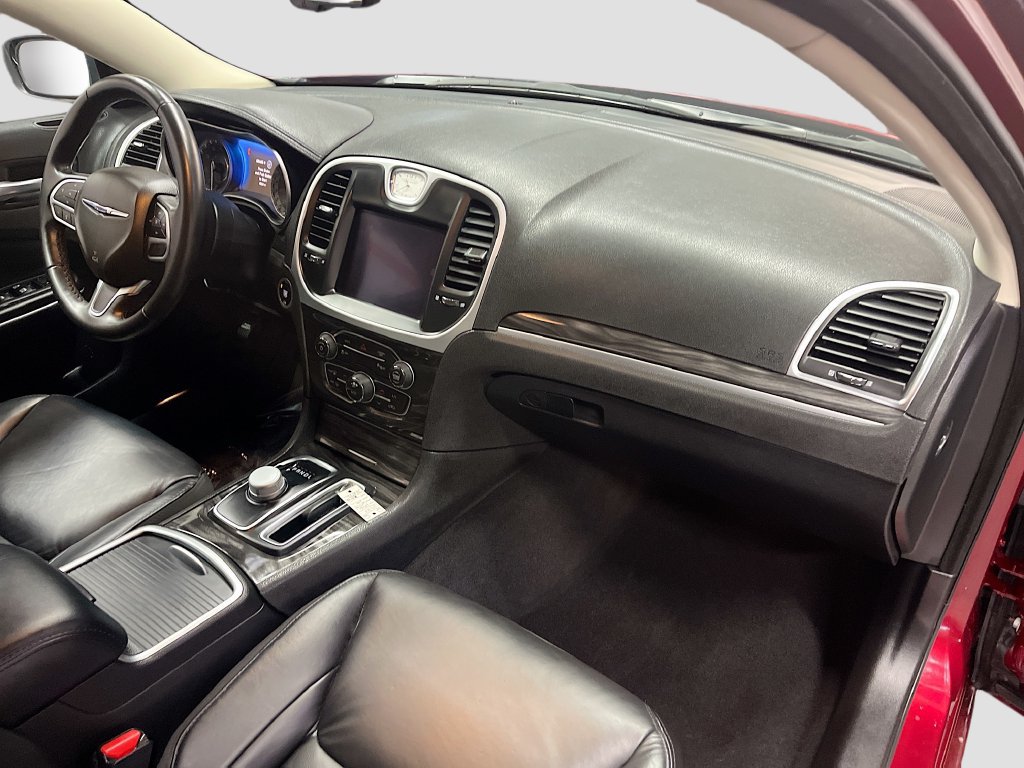 Used 2022 Chrysler 300 Touring L RWD image 28