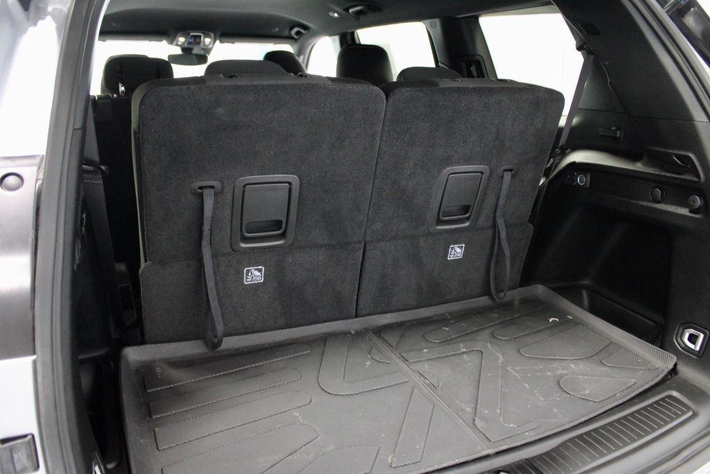 Used 2024 Jeep Grand Cherokee L Laredo AWD/4WD image 14