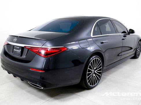 Used 2022 Mercedes-Benz S 580 4MATIC Sedan w/ AMG Line Package image 8