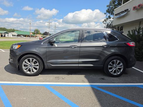 Used 2019 Ford Edge Titanium w/ Cold Weather Package AWD/4WD image 7