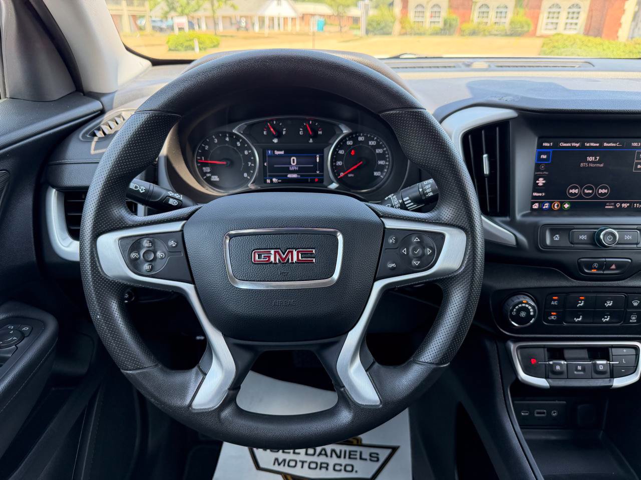 Used 2023 GMC Terrain SLE FWD image 23