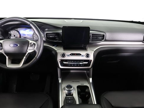 Used 2023 Ford Explorer XLT w/ Equipment Group 202A image 39