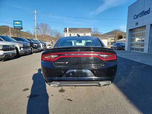 Used 2018 Dodge Charger GT AWD/4WD image 6