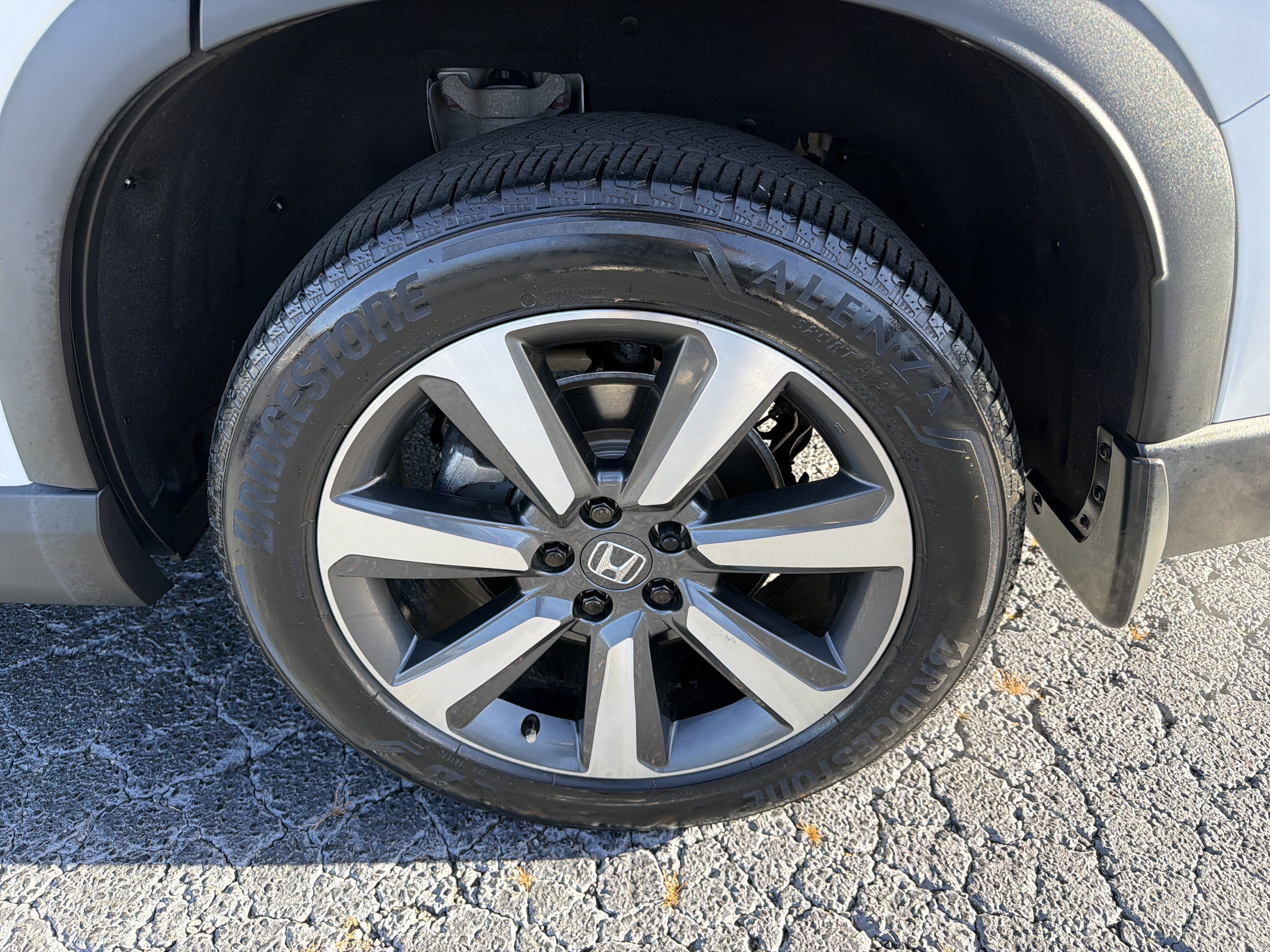 Used 2024 Honda Pilot Touring image 33