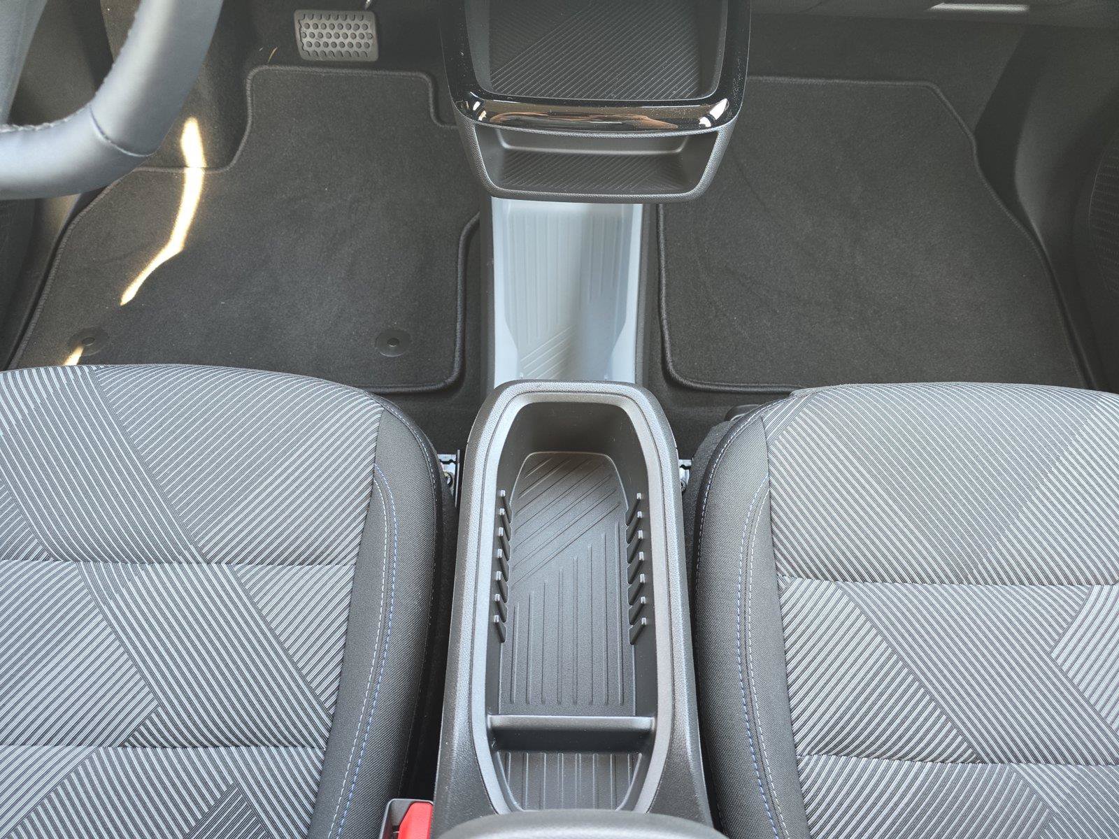 Used 2027 Chevrolet Bolt LT w/ Comfort Package FWD image 14