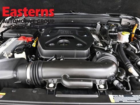 Used 2025 Jeep Wrangler Unlimited Sahara AWD/4WD image 7