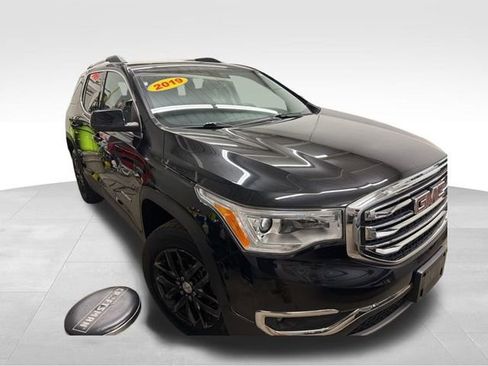 Used 2019 GMC Acadia SLT w/ LPO, Floor Liner Package image 2