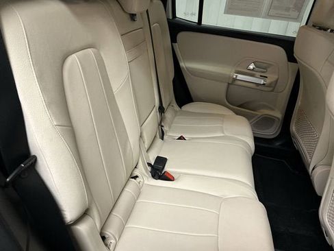 Used 2024 Mercedes-Benz GLB 250 4MATIC image 26