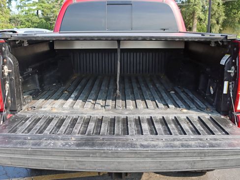 Used 2017 Toyota Tacoma TRD Off-Road AWD/4WD image 38