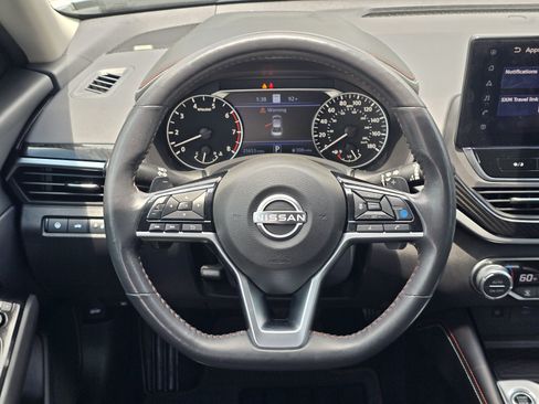 Used 2023 Nissan Altima 2.0 SR FWD image 15