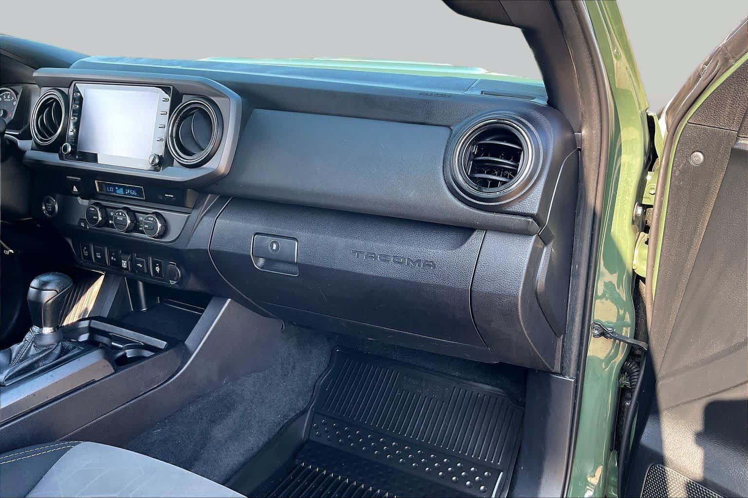 Used 2021 Toyota Tacoma TRD Sport w/ Technology Package RWD image 19