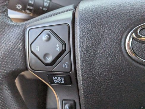 Used 2021 Toyota Tacoma TRD Sport w/ Technology Package image 28