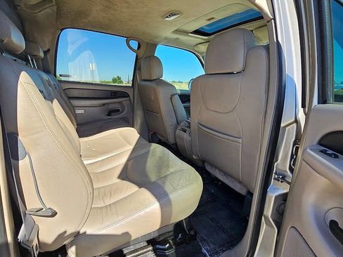 Used 2002 Chevrolet Avalanche 2WD w/ Convenience Pkg image 15