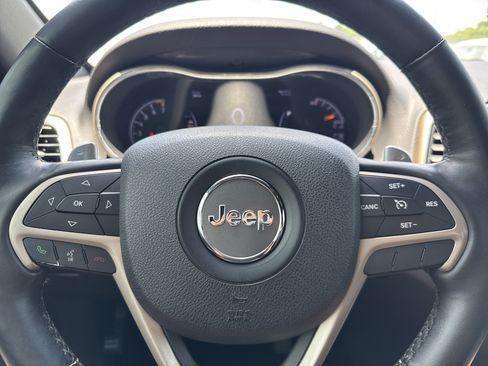 Used 2015 Jeep Grand Cherokee Altitude AWD/4WD image 10