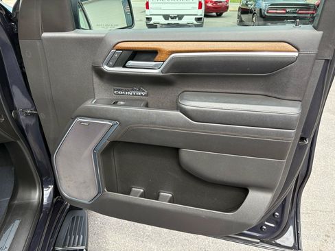 Used 2022 Chevrolet Silverado 1500 High Country w/ High Country Premium Package AWD/4WD image 14