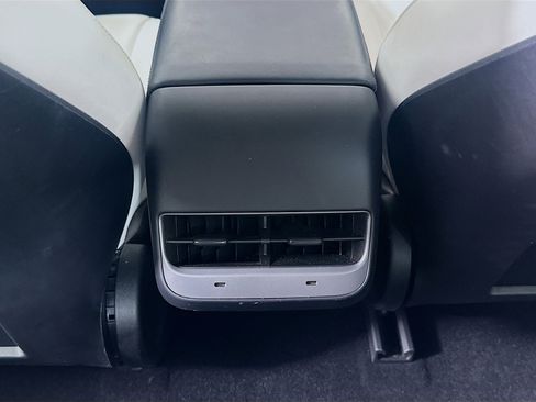 Used 2023 Tesla Model 3 Standard Range RWD image 28