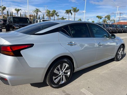 Used 2021 Nissan Altima 2.5 S w/ Driver Assist Package FWD image 12