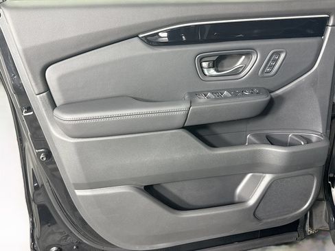 Used 2023 Honda Pilot Touring image 26