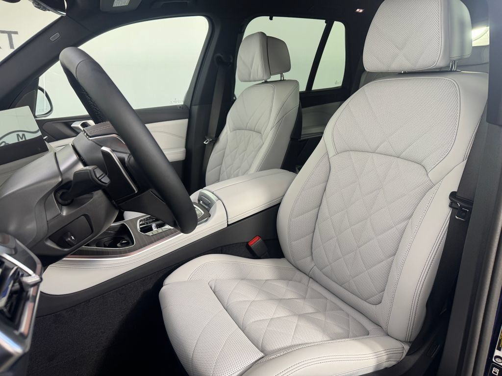 Used 2026 BMW X5 xDrive40i AWD/4WD image 13