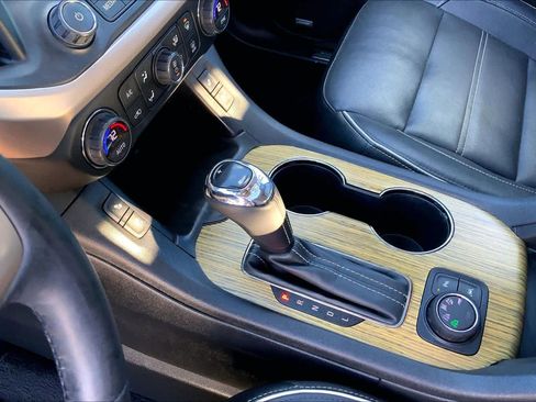 Used 2017 GMC Acadia Denali w/ Technology Package image 16