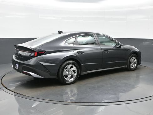 Certified 2026 Hyundai Sonata SE FWD image 6