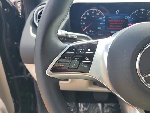 Used 2025 Mercedes-Benz GLA 250 image 7