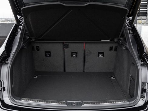 Certified 2026 Porsche Macan image 30