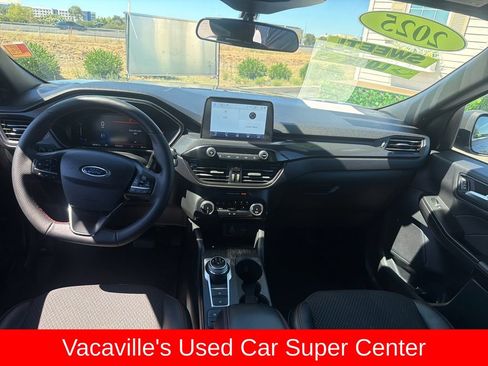 Used 2025 Ford Escape ST-Line FWD image 12