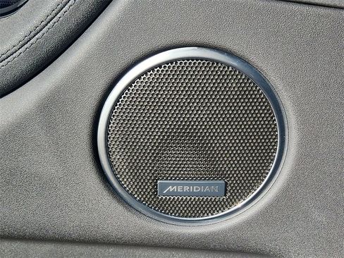 Used 2024 Land Rover Discovery Sport S image 29