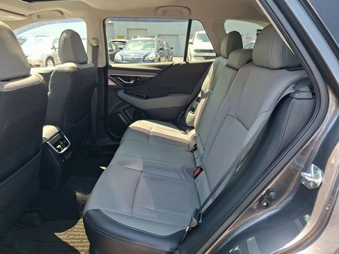 Used 2022 Subaru Outback Limited AWD/4WD image 10