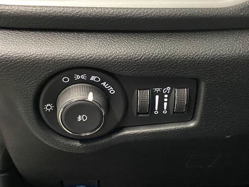 New 2026 Chrysler Pacifica Select w/ S Appearance Package FWD image 23