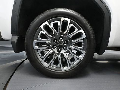 Used 2024 GMC Sierra 1500 Denali Ultimate image 17