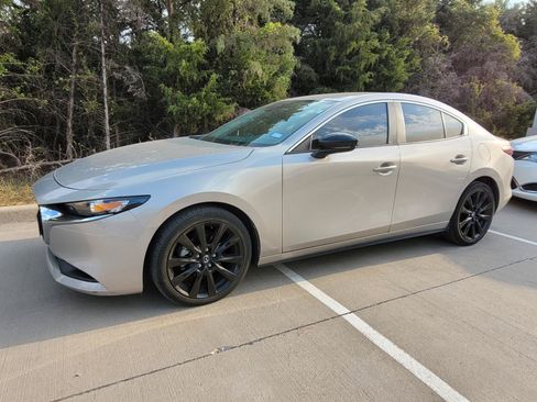 Used 2024 MAZDA MAZDA3 s FWD image 1