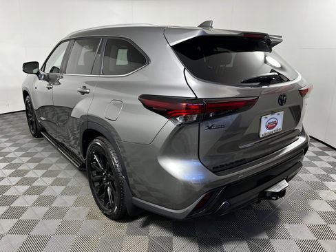 Used 2026 Toyota Highlander XLE AWD/4WD image 7