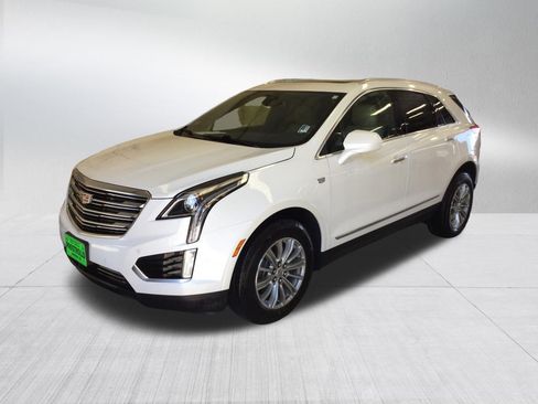 Used 2017 Cadillac XT5 Luxury w/ Driver Awareness Package AWD/4WD image 2
