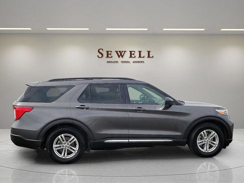 Used 2020 Ford Explorer XLT w/ Equipment Group 202A RWD image 6