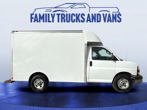 Used 2017 GMC Savana 3500 3500 image 6